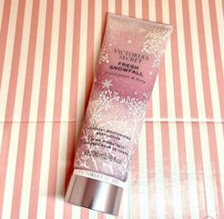 Dưỡng thể nước hoa victoria secret fresh snowfall 236ml