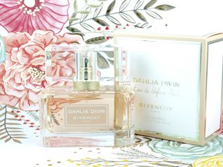 Nước hoa nữ Givenchy Dahlia Divin EDP tao nhã ngọt ngào