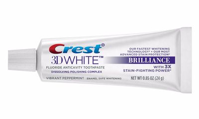 Lốc 3 cây kem đánh răng crest 3d white brilliance 116g tím
