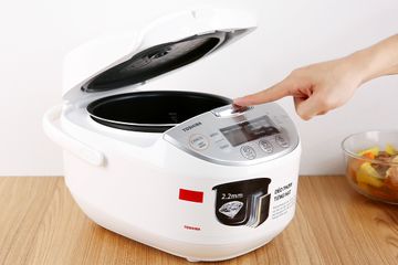 Nồi Cơm Điện Tử Toshiba RC-10DH2PV 1L - Nấu Nhanh, Lòng Chống Dính, Đa Chức Năng Cho Gia Đình 2-4 Người
