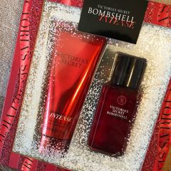 Bộ quà tặng xịt thơm và dưỡng thể Victoria’s Secret Bombshell Intense