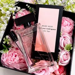 Nước hoa nữ Narciso Musc Noir Rose EDP - Hương thơm quyến rũ và bí ẩn với cam Bergamot, xạ hương và vanilla - Món quà hoàn hảo cho phái đẹp