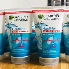 Sữa Rửa Mặt Garnier 3 Trong 1 Hautklar Xanh - Sản Phẩm Đức Chống Mụn, Tẩy Da Chết và Đắp Mặt Nạ 150ml