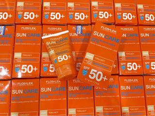 Kem Chống Nắng Floslek Oil Free Sun Protection Tinted Cream SPF50+