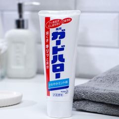 Kem đánh răng giúp trắng răng và giảm sâu răng Nhật Bản KAO 165g