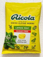 Kẹo ngậm giảm ho Ricola Lemon Mint Sugar Free 105 viên - Thảo mộc làm dịu cổ họng, không đường, cho mọi lứa tuổi