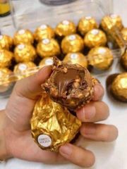 Hộp Socola cao cấp Ferrero 48 viên chính hãng Mỹ