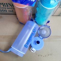 Bình nước nhựa Duy Tân 500ml Spring nhiều màu sắc - Bình cầm tay đa năng cho thể thao và dã ngoại, chất lượng cao Việt Nam