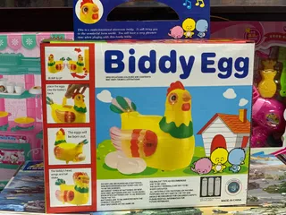 Đồ chơi con gà đẻ trứng chạy bằng pin 20215 có đèn và nhạc