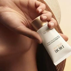 Kem Chống Nắng Dior Solar The Protective Creme SPF50 50ml - Bảo Vệ Da Khỏi Tia UVA/UVB, Dưỡng Ẩm Mịn Màng, Dành Cho Mọi Loại Da