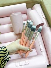 Bộ Cọ Trang Điểm Luxie Rose Gold - 7 Cây Cọ Sang Trọng Với Hộp Đựng Cute, Lớp Phủ Mỏng Mịn Tự Nhiên
