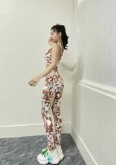 Bộ đồ thể thao nữ hoạ tiết hoa thời trang - Set quần áo gym và yoga thiết kế đan chéo, tặng kèm mút ngực cao cấp