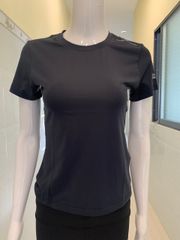 Áo Thun Nữ Tập Gym - Thun Lạnh Thấm Hút Mồ Hôi, Thời Trang Thể Thao Cổ Tròn Đẹp, Dành Cho Nữ Năng Động