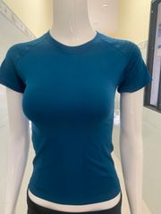 Áo Thun Nữ Cộc Tay 100% Polyester Thấm Hút Mồ Hôi, Vải Cao Cấp Dành Cho Gym, Yoga - Thoải Mái Và Dễ Chịu
