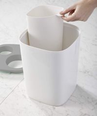 Thùng rác nhà tắm 2 ngăn Joseph Joseph 70514 Split 8L - Thiết kế hiện đại, màu trắng xám, chứa rác hiệu quả cho phòng tắm