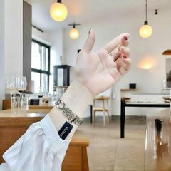 Đồng hồ nữ Guess mặt chữ G viền đá dáng lắc tay xinh