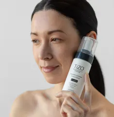 Bọt rửa mặt TiZO Photoceutical 118ML - Làm sạch dịu nhẹ, dưỡng ẩm, phù hợp cho mọi loại da với Niacinamide và chiết xuất dưa chuột.