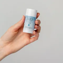Lăn Chống Nắng Khoáng Chất TiZO SPF 45 Không Màu 30g - Bảo Vệ Da Mặt và Cơ Thể, Chống Nước, Dễ Dàng Sử Dụng Hàng Ngày