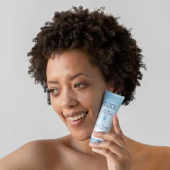 Kem chống nắng khoáng chất TiZO2 kiêm kem lót SPF40 PA++++ 50g - Bảo vệ da nhạy cảm, chống nước hiệu quả và tạo lớp nền mịn mượt.
