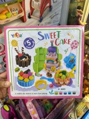 Bộ đồ chơi đất nặn làm bánh (5832) YiQis Sweet Cake - Sáng tạo với bột nặn nhiều màu sắc và phụ kiện làm bánh cho trẻ em