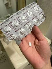 Viên đặt phụ khoa hỗ trợ cân bằng pH Estoril Nhật vỉ 10 viên
