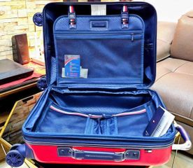 Vali hàng hiệu của nhà Tommy Hilfiger Size cabin