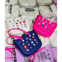 Túi Crocs Stick 5 Màu – Tặng FULL Charm Ngẫu Nhiên, Siêu Xinh Đi Biển & Đi Chơi
