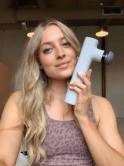 Máy Massage Lyric Therapeutic - Thiết Bị Massage Trị Liệu Cảm Ứng, Sạc Không Dây, 4 Đầu Massage Cho Cơ Thể Khỏe Mạnh