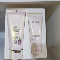 Sữa Rửa Mặt Ohui Hồng Miracle Moisture Cleansing Foam - Dưỡng Ẩm, Làm Sáng Da Cho Mọi Loại Da, Phù Hợp Da Nhạy Cảm