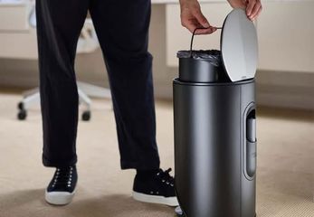 Thùng Rác Đạp Chân Joseph Joseph Arc™ 10L - Thiết Kế Hiện Đại, Tiện Lợi, Màu Đen Mờ, Giải Pháp Gọn Gàng Cho Gia Đình