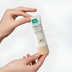 Kem Chống Nắng MartiDerm Proteos Screen SPF50+ Color Cream Light-Chống nắng màu nền Mềm Mại và Bảo Vệ Da Chống Tia UV 40ml