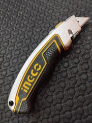 Dao Rọc Giấy Chuyên Dụng INGCO HUK6128 – Dành Cho Thợ Và Văn Phòng, Cầm Siêu Chắc Tay