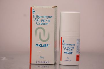 Aklief Trifarotene cream 0.005% kem giảm mụn trứng cá 30g