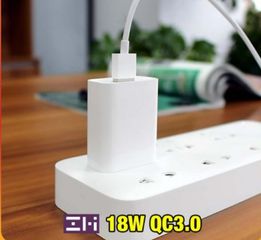 Củ Sạc Nhanh ZMI QC 3.0 18W HA612 Trắng - Sạc Nhanh cho iOS và Android, Bảo Vệ Thông Minh, Tương Thích Toàn Cầu
