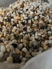 Sỏi Biển Ba Màu Tự Nhiên Trang Trí Thủy Sinh - Chất Lượng Cao, 500g - 1kg cho Bể Cá và Không Gian Sống Tươi Mát