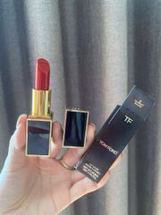 Nhí - Son Tom Ford 16 Scarlet Rouge Đỏ Cổ Điển (Vỏ Đen)