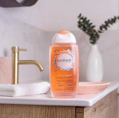 Dung Dịch Vệ Sinh Phụ Nữ Femfresh 250ml (Cam)
