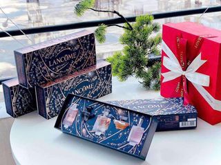 Set Lancome 5 chai Mini Perfume Icons 2024 Holiday Discovery Gift Set