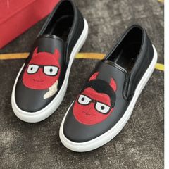 Giày lười nam da PU thêu mặt Quỷ Đỏ - Phong cách thời trang độc đáo cho học sinh, dễ phối đồ, chất lượng cao cấp