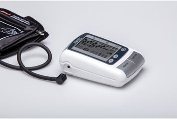 Máy Đo Huyết Áp Bắp Tay HoMedics BPA065 - Công Nghệ Smart Measure, Màn Hình Lớn, Nhớ 120 Kết Quả, FDA Chứng Nhận, Phát Hiện Nhịp Tim Bất Thường