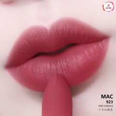 Son MAC 923 Stay Curious Powder Kiss - Son Môi Đỏ Đất Pha Cam Trendy, Giúp Làm Trắng Răng và Sáng Da