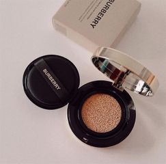 Phấn nước Burberry Ultimate Glow 40 light cool