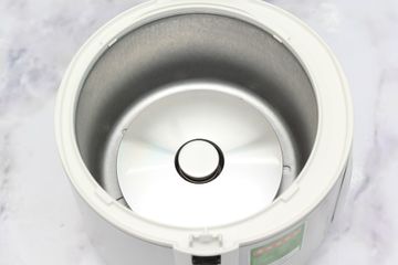 Nồi Cơm Điện Panasonic SR-MEV10LRA 1L Màu Ghi - Nấu Cơm Nhanh, Chống Dính, Phù Hợp Gia Đình Nhỏ - Quà Tặng Thích Hợp