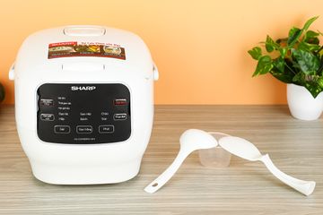 Nồi cơm điện tử Sharp KS-COM183MV-WH 1.8 lít - Công nghệ nấu 3D, Dung tích lớn cho gia đình 4-6 người, Giữ ấm 12 giờ, Thao tác dễ dàng