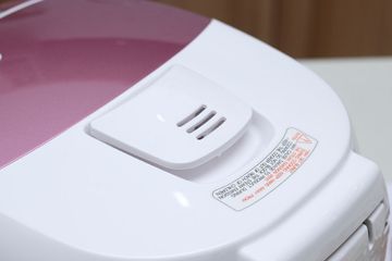 Nồi cơm điện tử Cuckoo CR-0631F 1L - Đa chức năng nấu cơm, cháo, bánh, công suất 580W, dễ sử dụng, tiết kiệm điện, sản xuất Hàn Quốc