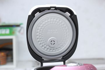 Nồi cơm điện tử Cuckoo CR-0631F 1L - Đa chức năng nấu cơm, cháo, bánh, công suất 580W, dễ sử dụng, tiết kiệm điện, sản xuất Hàn Quốc