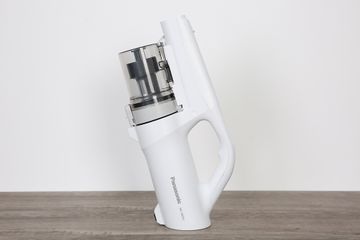 Máy Hút Bụi Không Dây Panasonic MC-SB30JW049 270W - Công Suất 100W, Nhẹ Nhàng, Tiện Lợi Cho Vệ Sinh Nhà Cửa