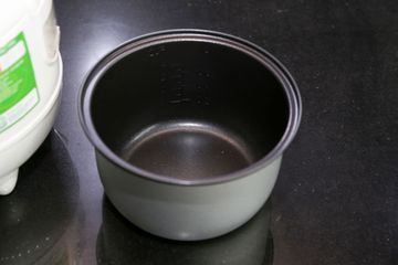 Nồi Cơm Điện Midea CM06SA 0.6 Lít - Thiết Kế Nhỏ Gọn, Dùng Cho 1-2 Người - Nấu Cơm Ngon, Giữ Nhiệt Lên Đến 12 Giờ
