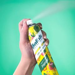 Dầu Gội Khô Batiste 200 ml - Giải pháp nhanh chóng cho tóc bóng mượt, sạch sẽ không cần nước, hoàn hảo cho người bận rộn và du lịch.