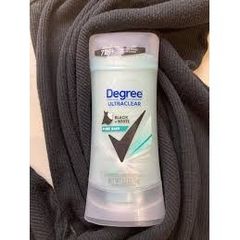Lăn Khử Mùi Degree Ultraclear Black + White Pure Rain 72H